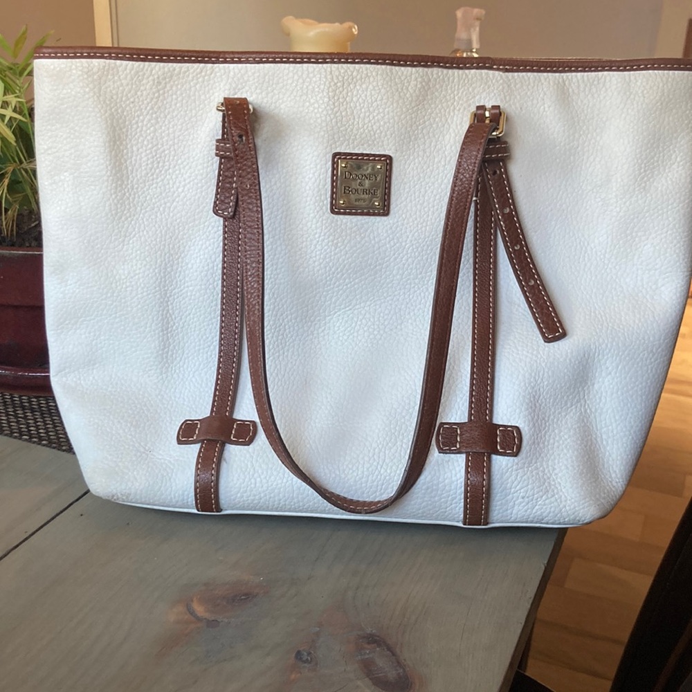 Dooney & Bourke tote